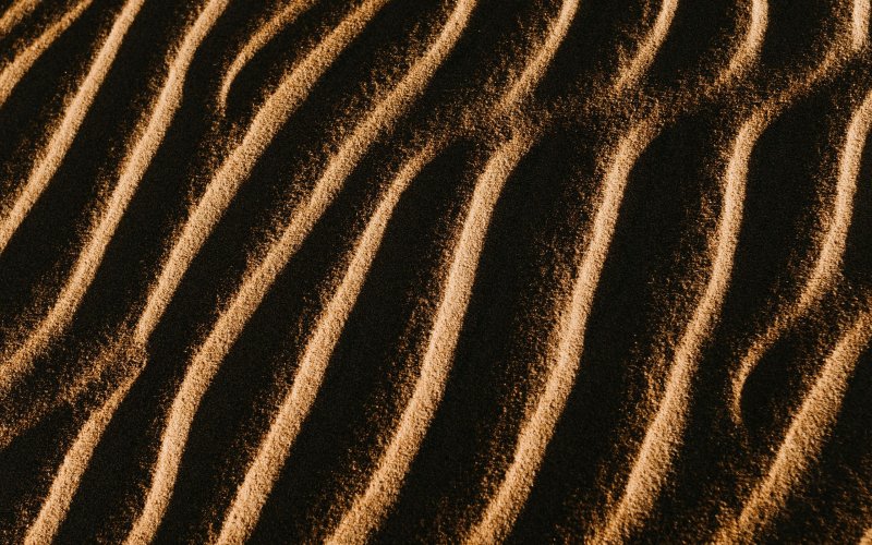 Коричневый песок