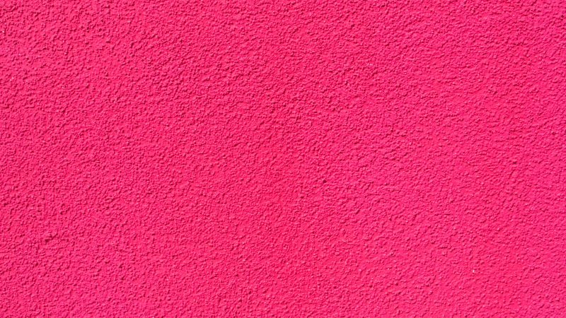 Фактурные обои розовые