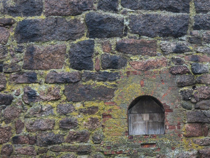 Стены старинного замка