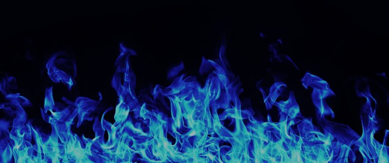 Голубой огонь на черном фоне