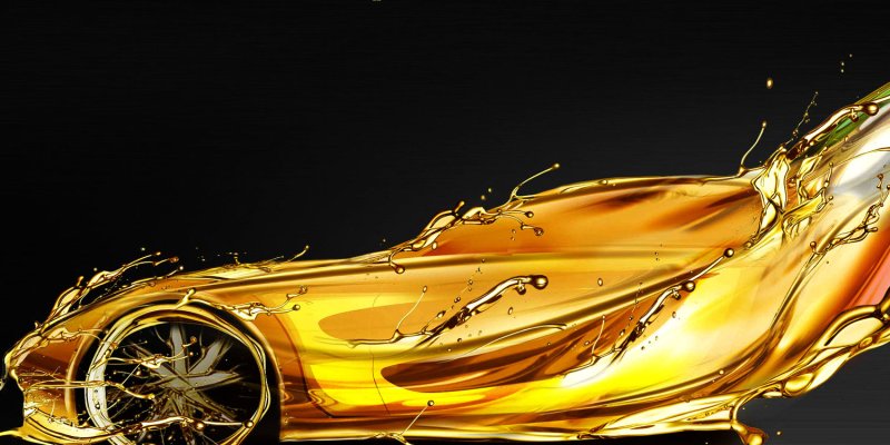 Моторное масло льется