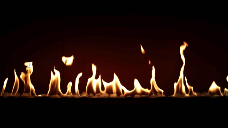 Камин на черном фоне