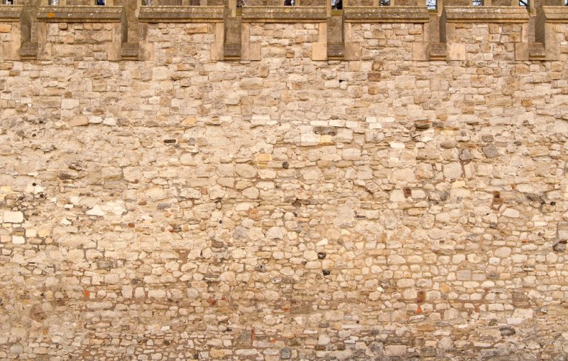 Средневековая стена