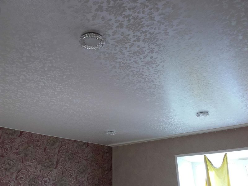 Фактурные натяжные потолки