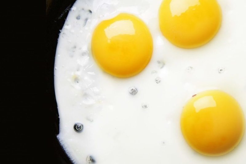 Яйцо глазунья