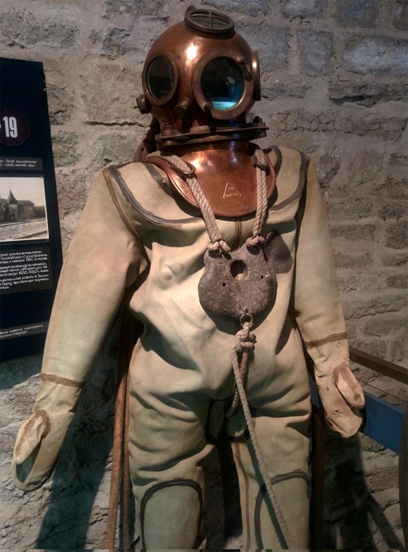 Костюм аквалангиста 19 века