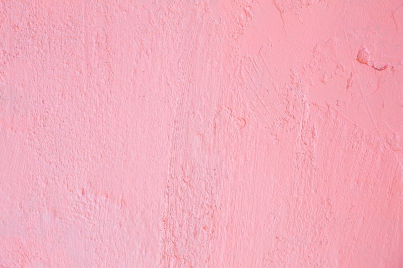 Стена розовая штукатурка