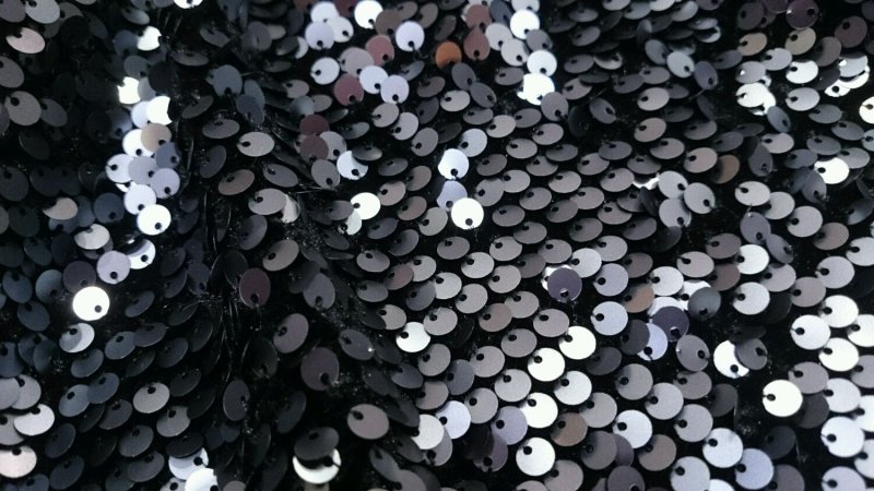 Черные пайетки