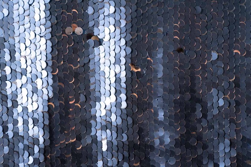 Черные пайетки