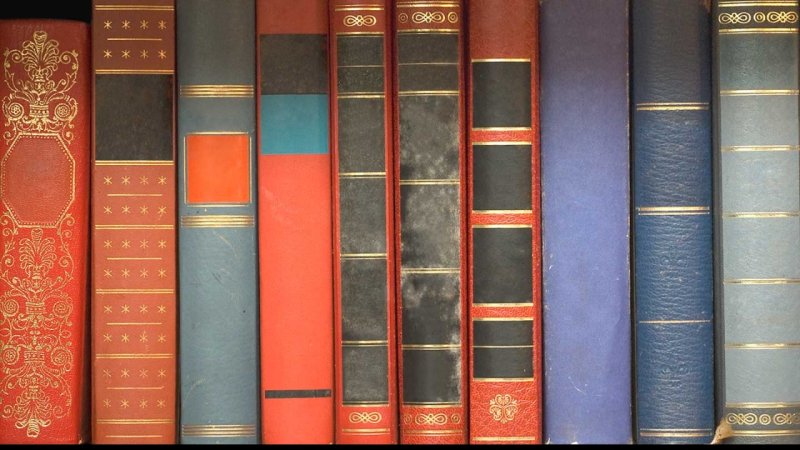 Корешки старинных книг