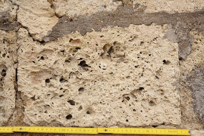 Известковый туф травертин