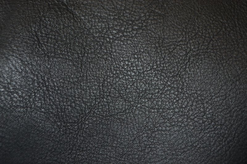 Черная кожа