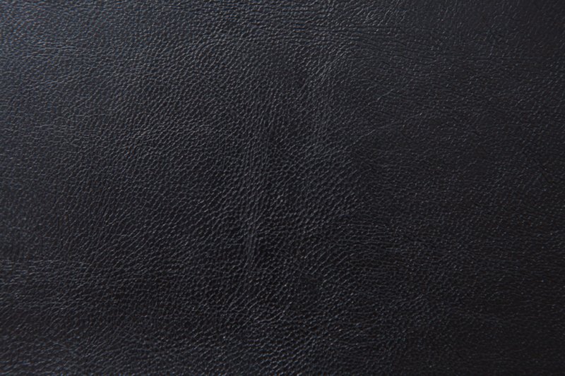 Черная кожа