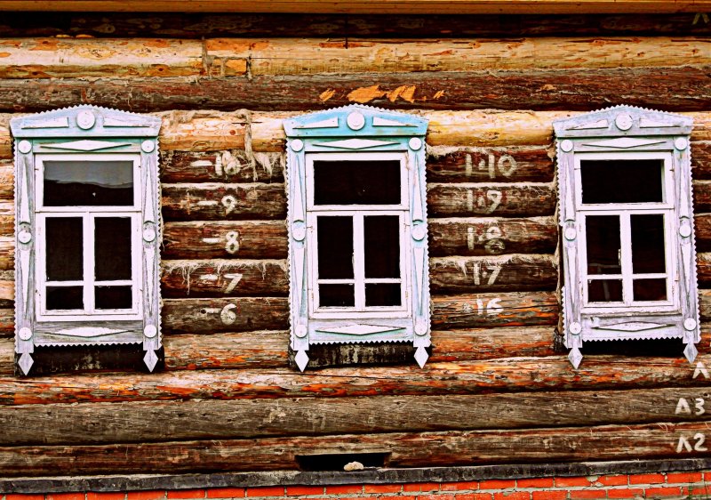 Наличники в Коми избе