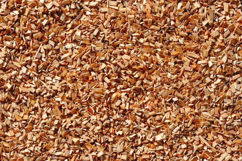 Отсыпка древесной щепой