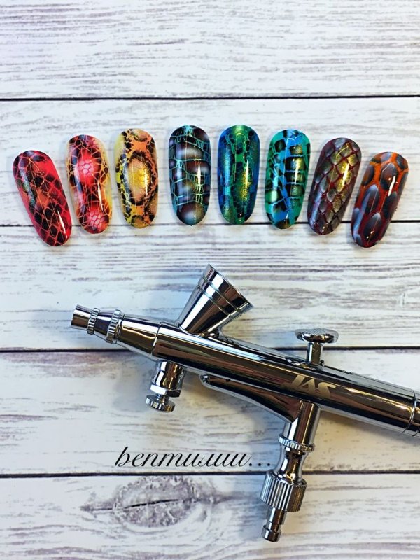 Аэрография на ногтях