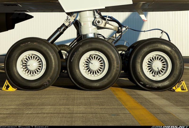 Boeing 777 шасси