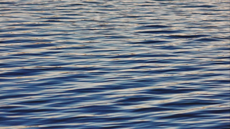 Поверхность воды