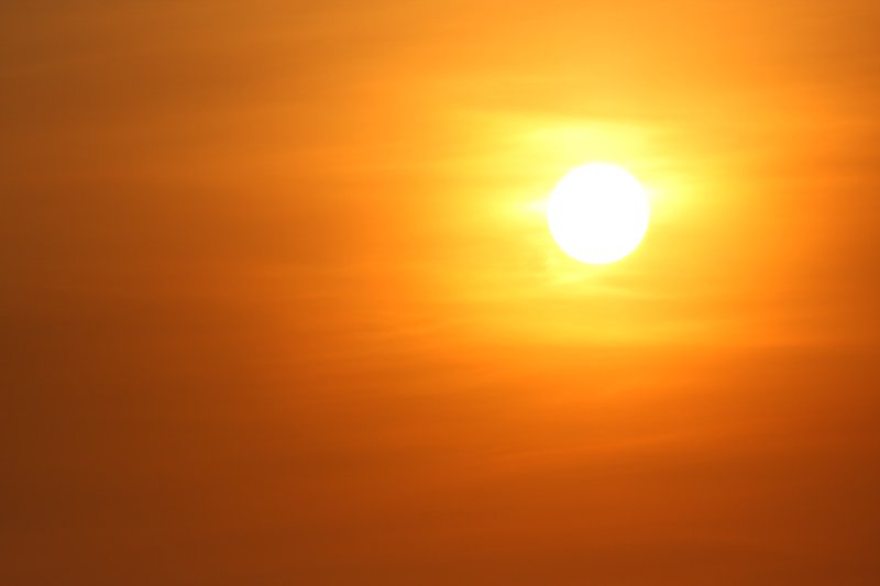 Желтый свет солнца