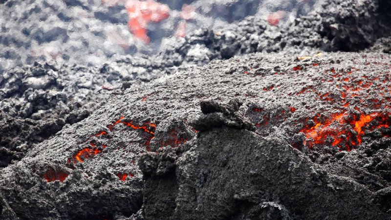 Карбонатовая лава