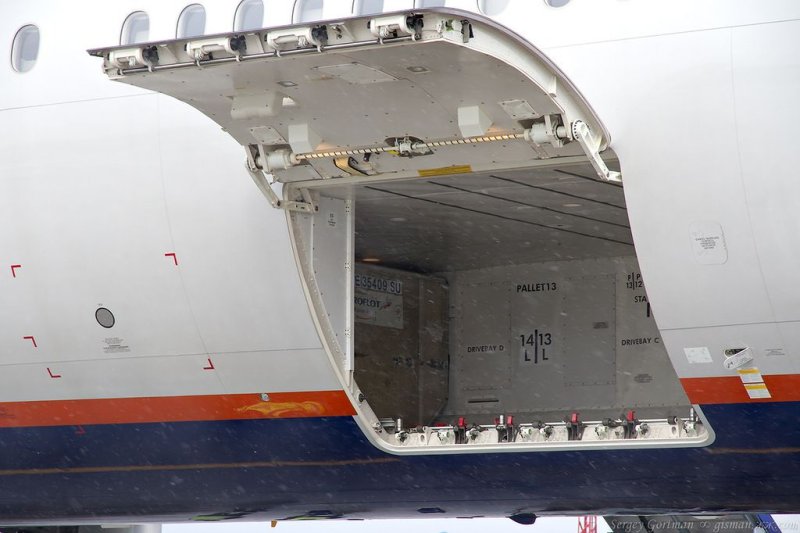 Грузовой отсек самолета Боинг 777