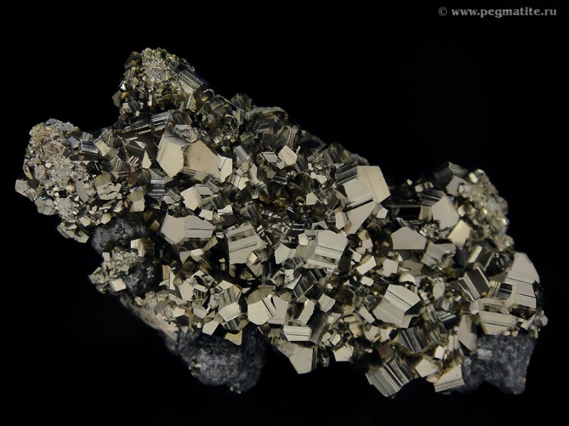 Кубические Кристаллы пирита