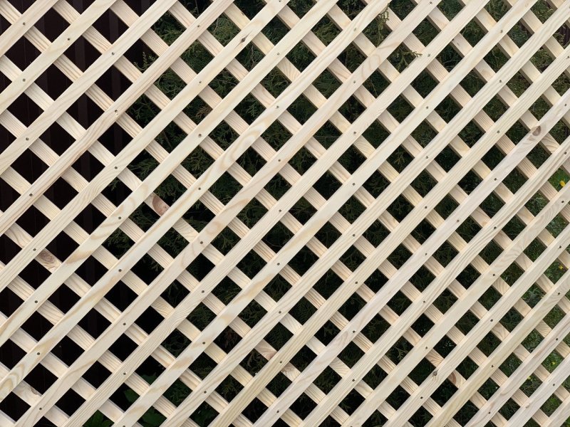 Решетка деревянная большая 680*300 рв2