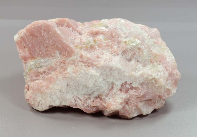 Белый кальцит камень