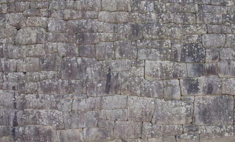 Древние каменные стены