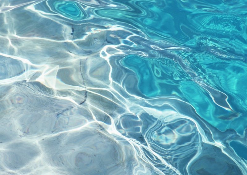 Бирюзовая вода