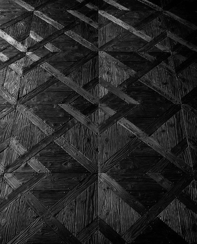 Черный паркет