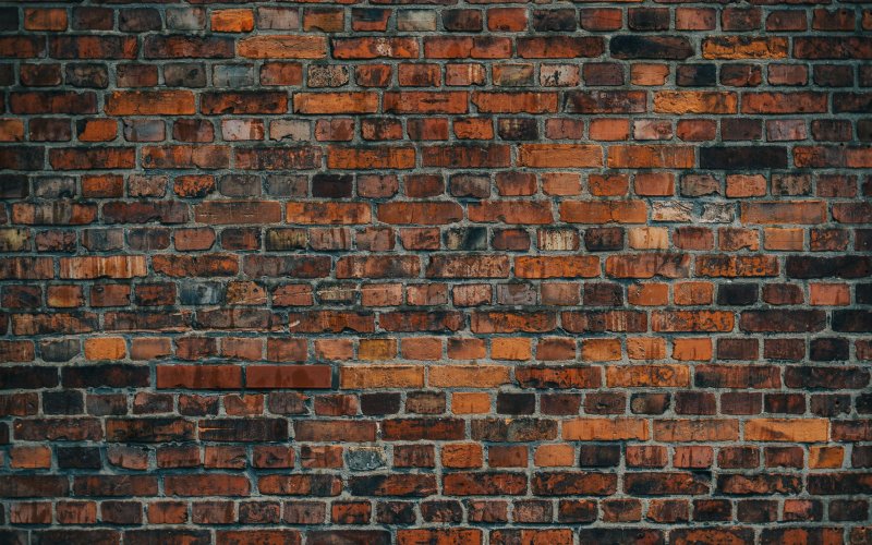 Кирпичная стена
