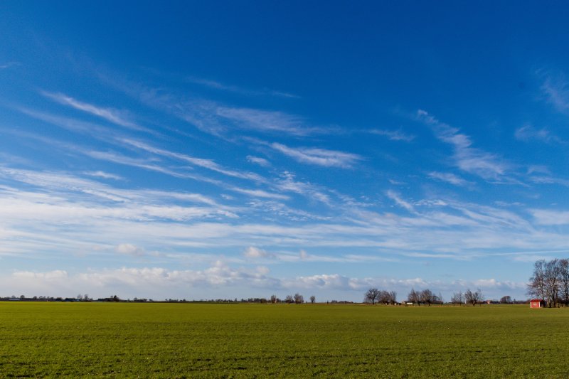 Безоблачное небо