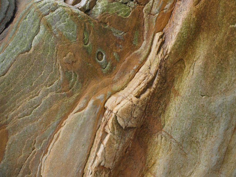 Рельеф камня