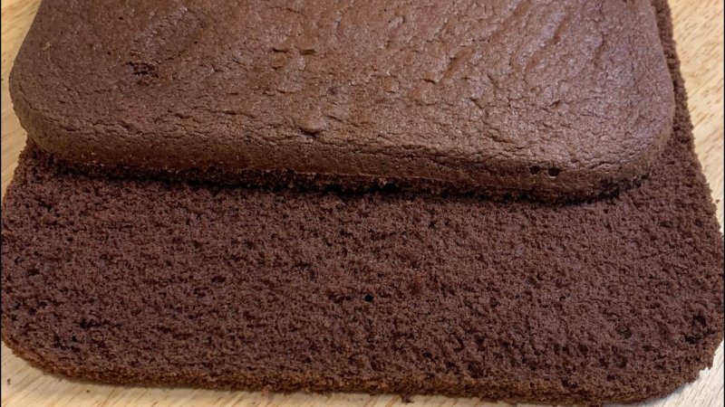 Шоколадный бисквит на противне