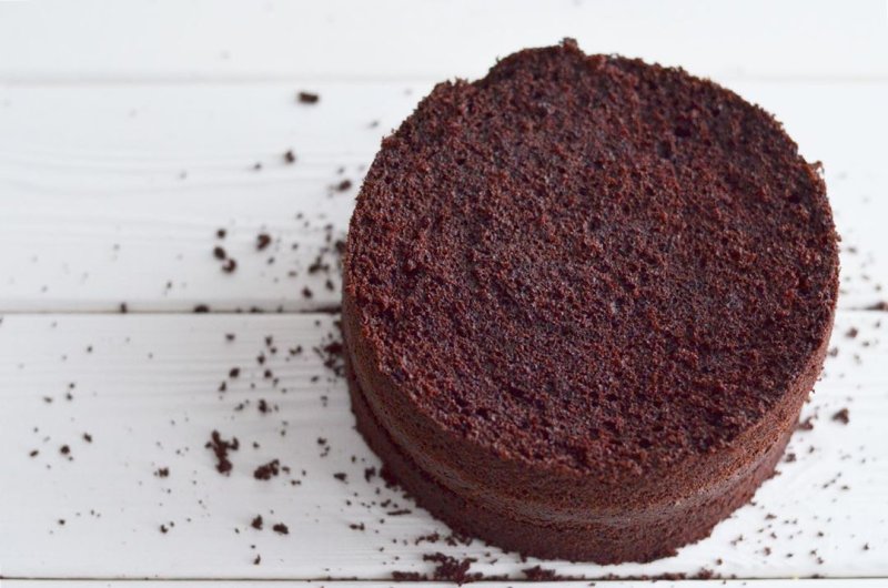 Сочный шоколадный бисквит