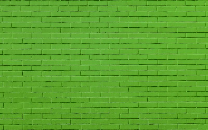 Зеленая кирпичная стена