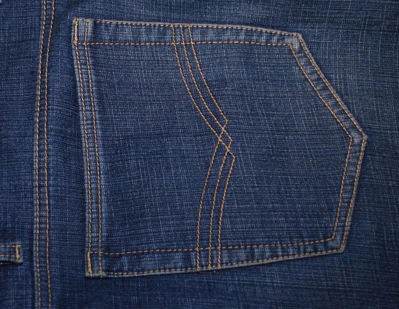 Карманы джинсов