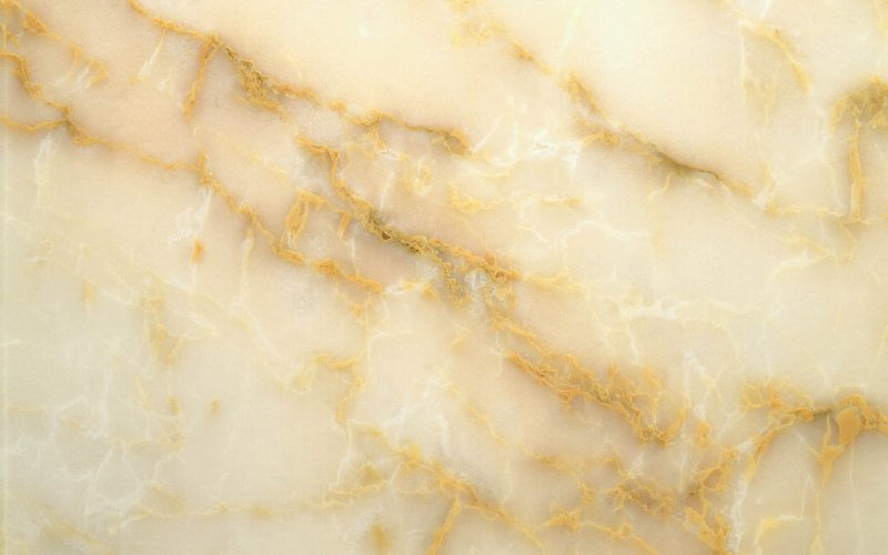 Оникс с золотыми прожилками