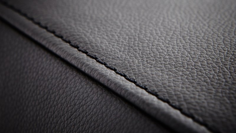Кожа с прострочкой