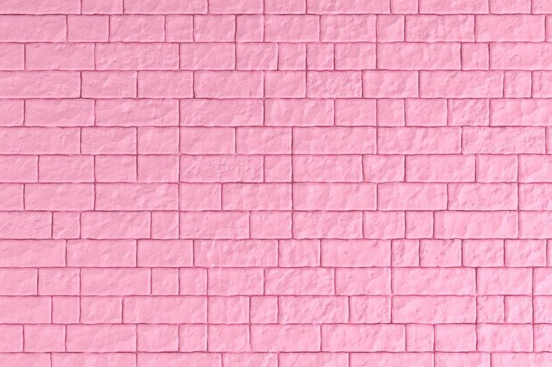 Розовая кирпичная стена