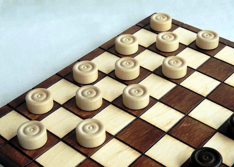 Шашки дамка