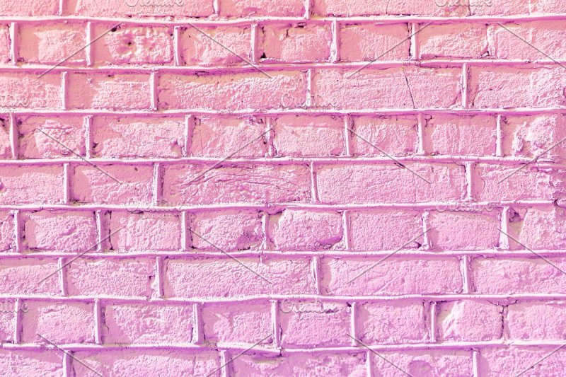 Розовая кирпичная стена
