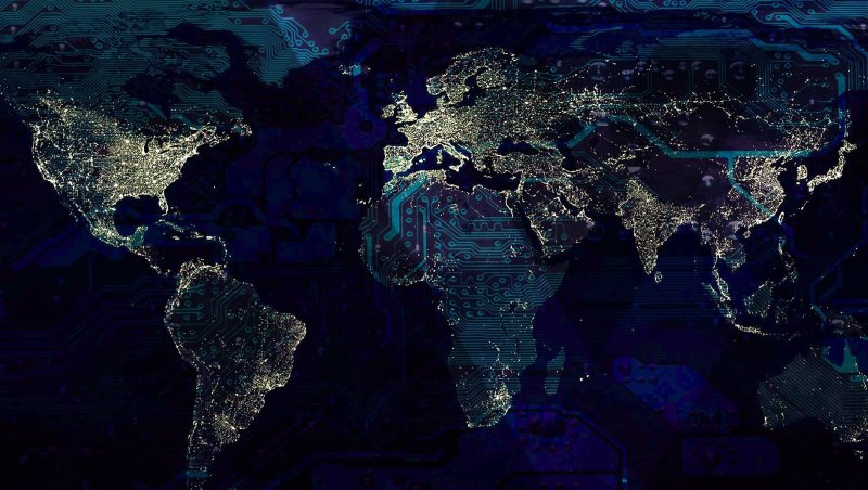 Мир из космоса ночью