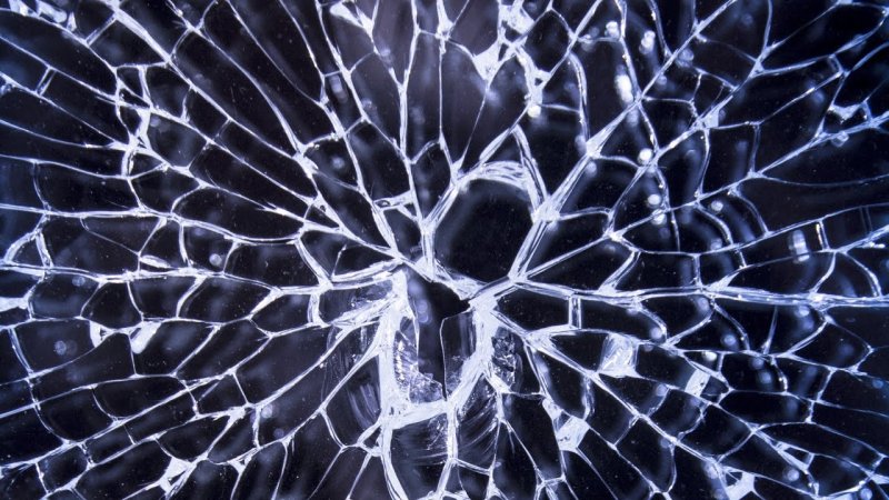 Трещина стекла