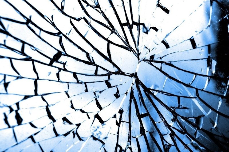 Разбитое стекло