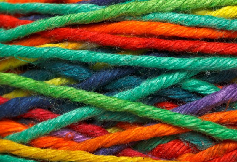 Разноцветная пряжа