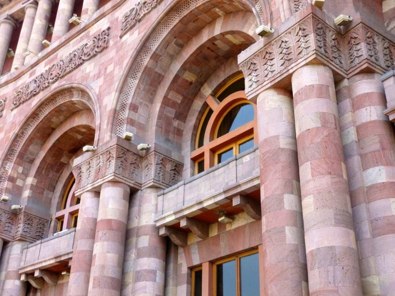 Розовый туф Армения