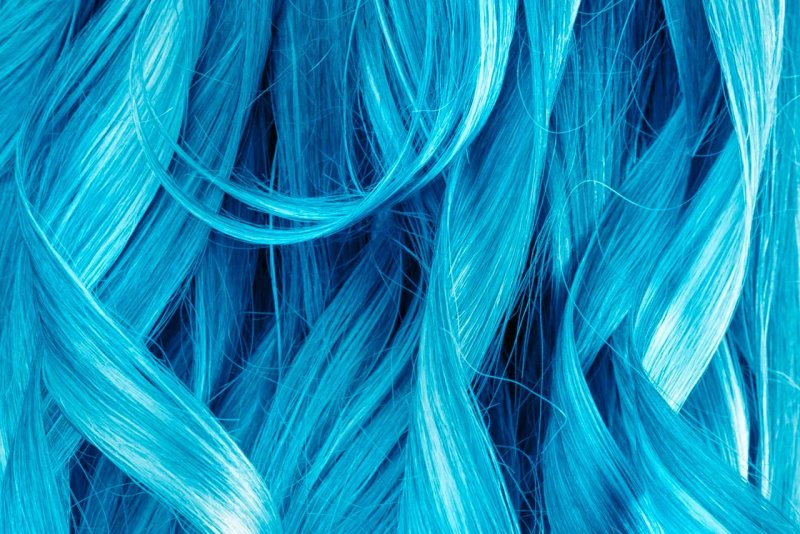 Голубые волосы