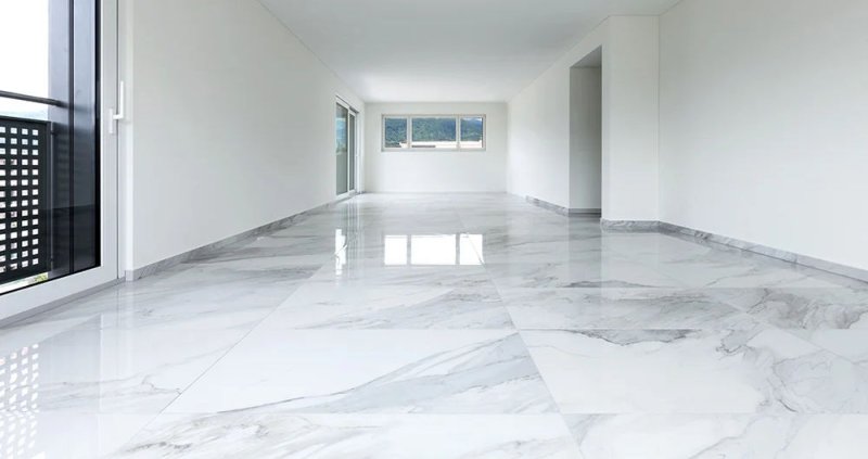 Белый мраморный пол